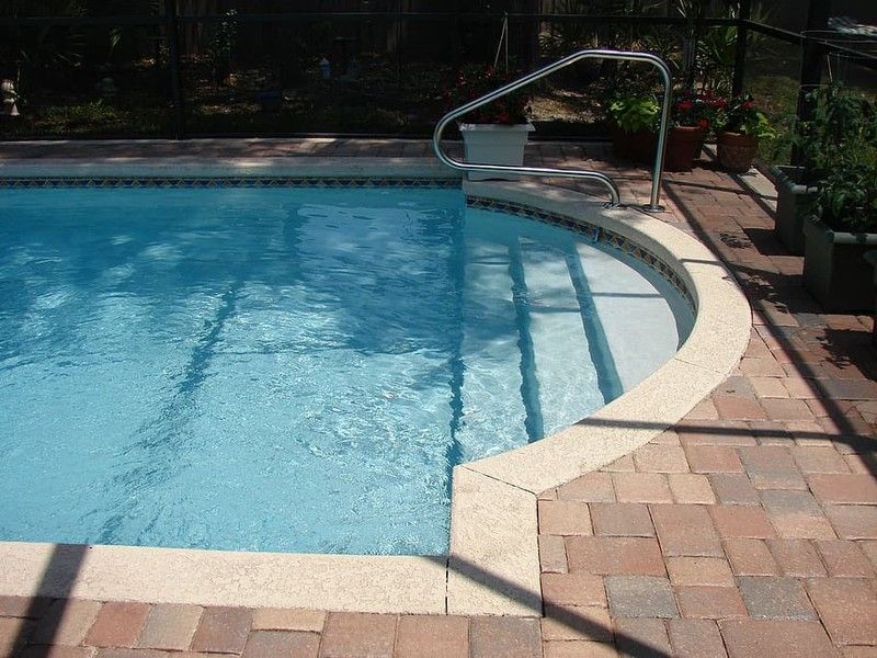 ¿CÓMO ELEGIR LA LONA PARA PISCINA MÁS ADECUADA?