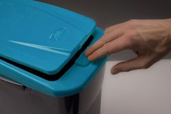 Galleda amb polsador de colors - 25 litres