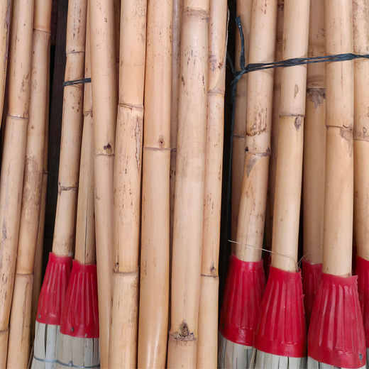 [4 u] Vassouras de palma com cabo de cana